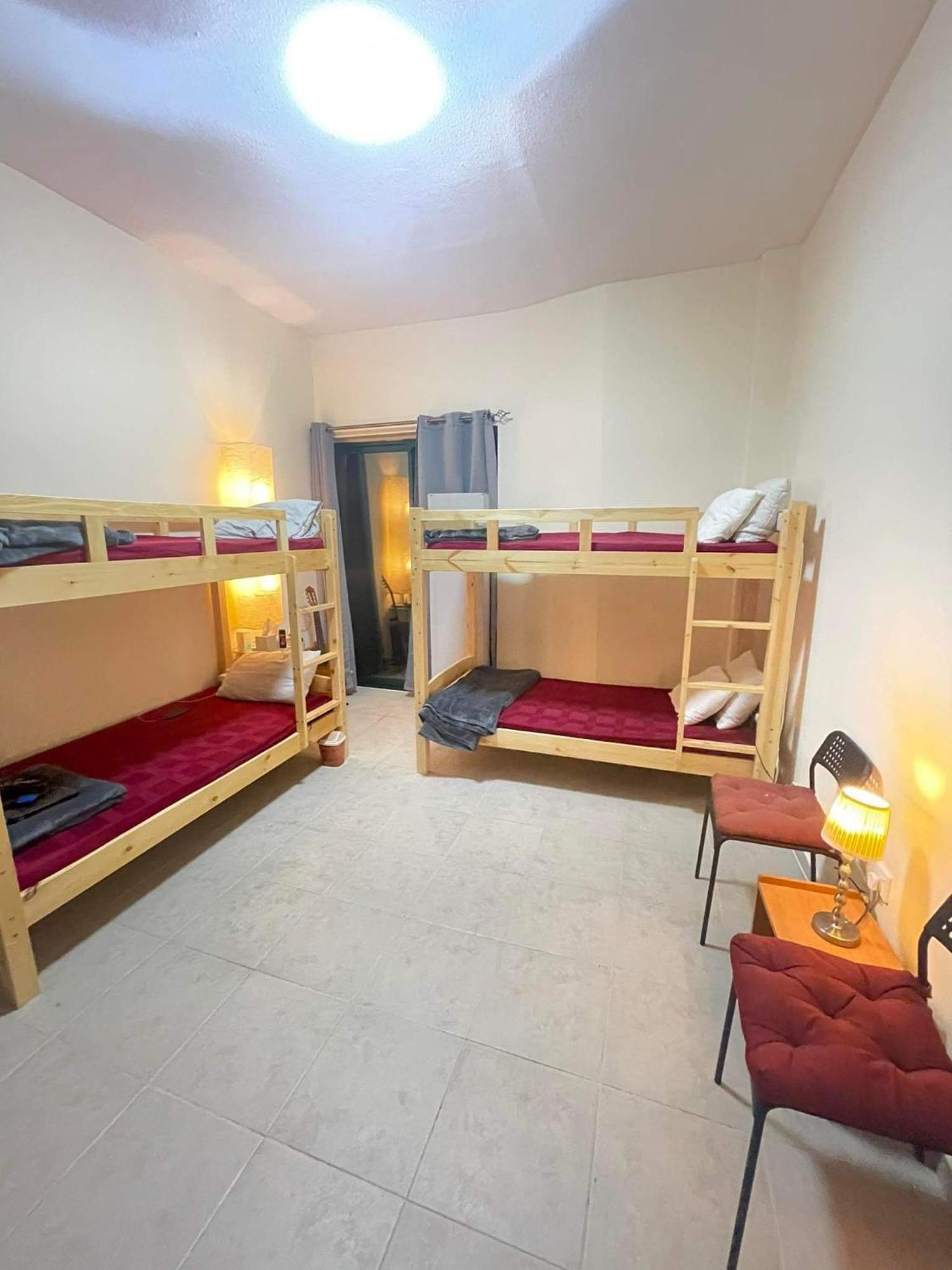 ドバイ Backpackers Zoneホステル 部屋 写真
